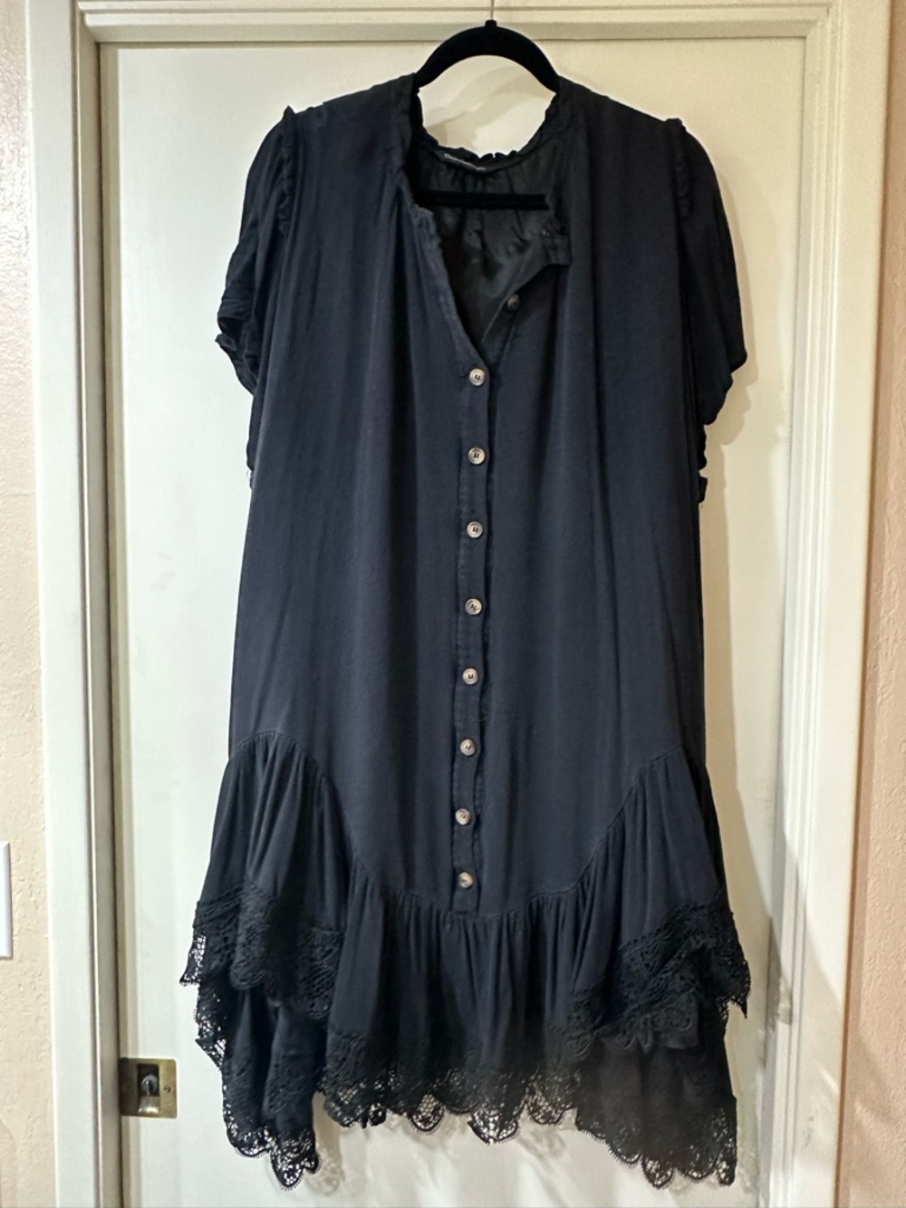 Black Button-Front Ruffle Hem Dress with lace hem